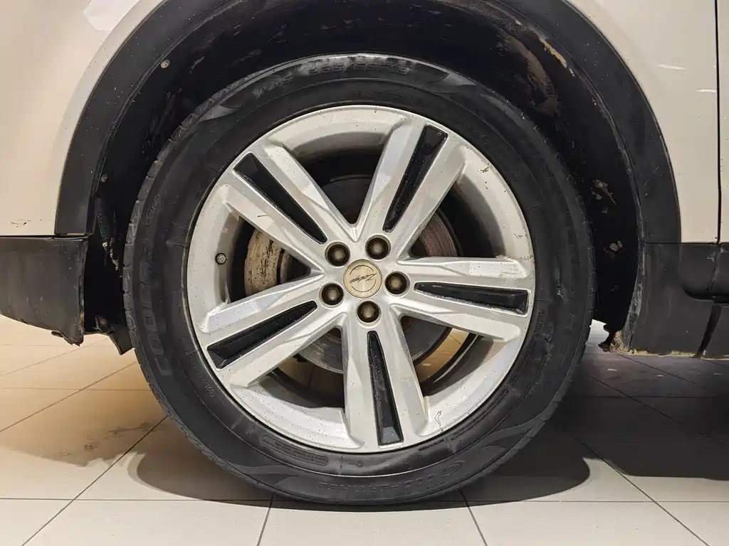 Zotye T700 1.8 T DCT Premium