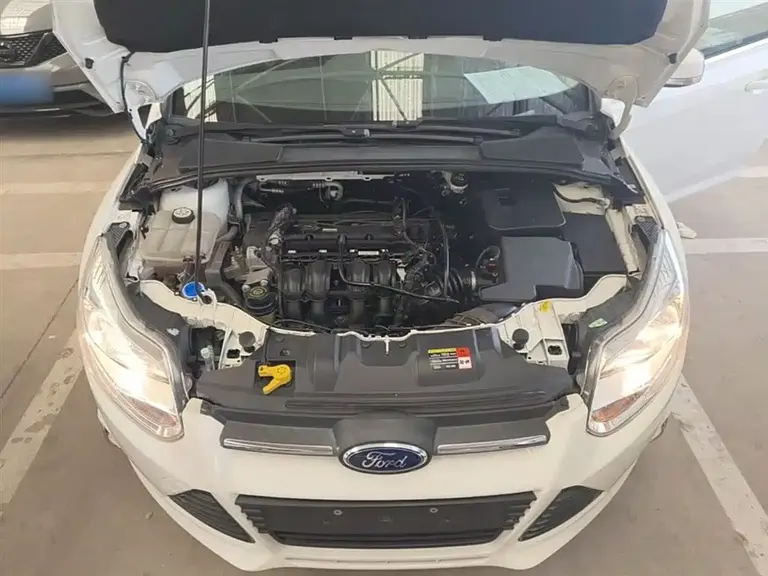 Ford Focus Sedan 1.6 L Auto Style