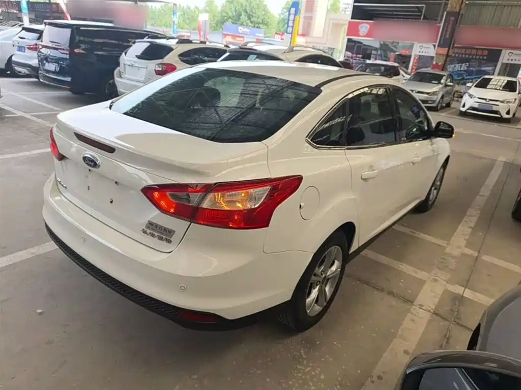 Focus Sedan 1.6 L Auto Style