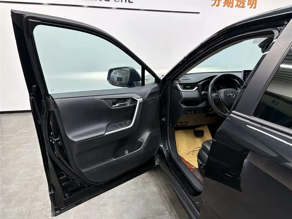 RAV4 2.0 L CVT 2 WD Style Plus