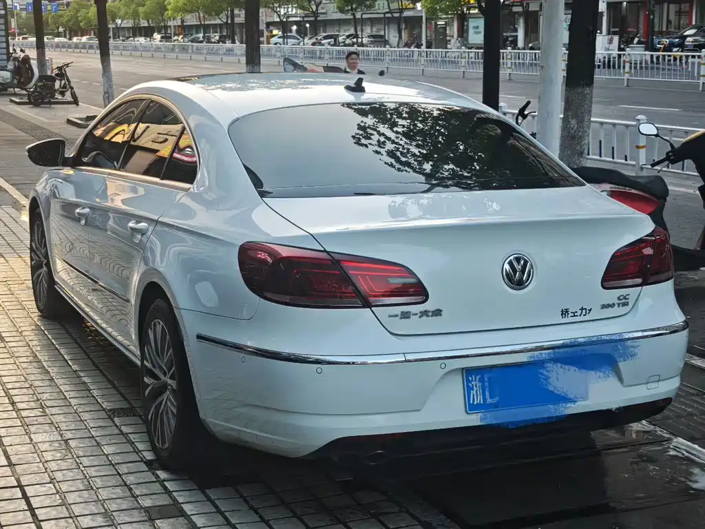 VW CC 1.8 TSI Luxury