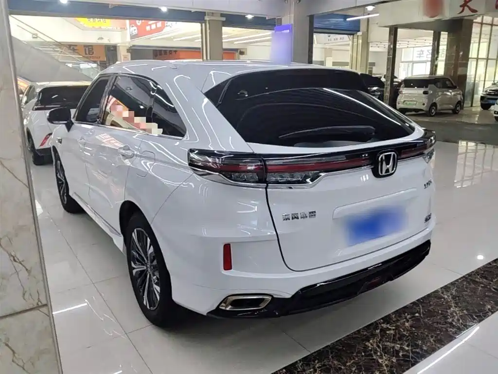 Honda UR-V 370 TURBO 2 WD Graceful