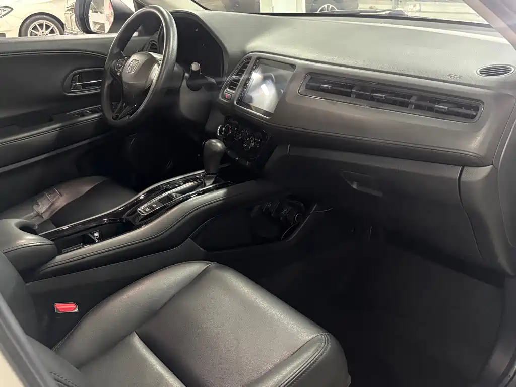 Vezel 1.5 L CVT Luxury CN-V