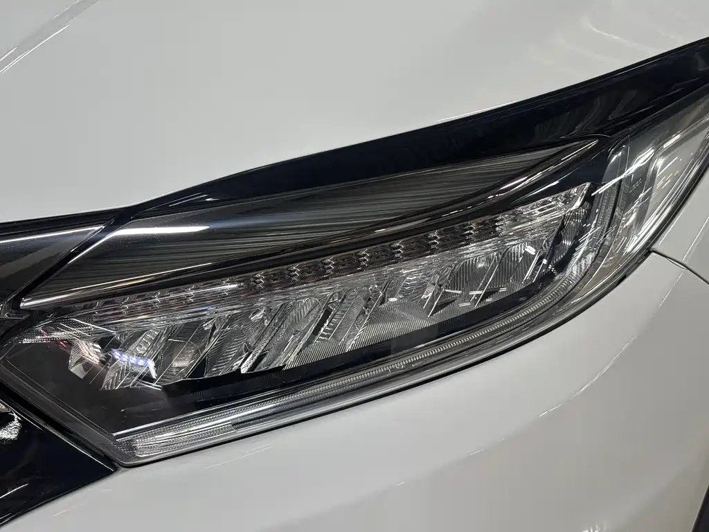 Vezel 1.5 L CVT Luxury CN-V
