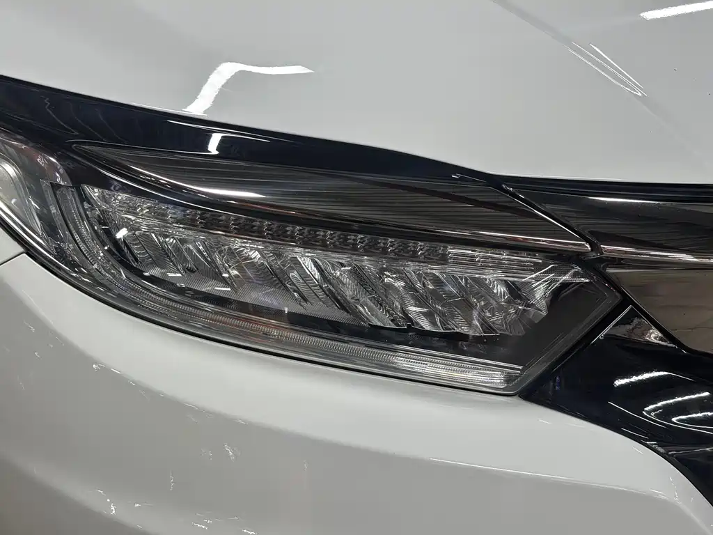 Vezel 1.5 L CVT Luxury CN-V