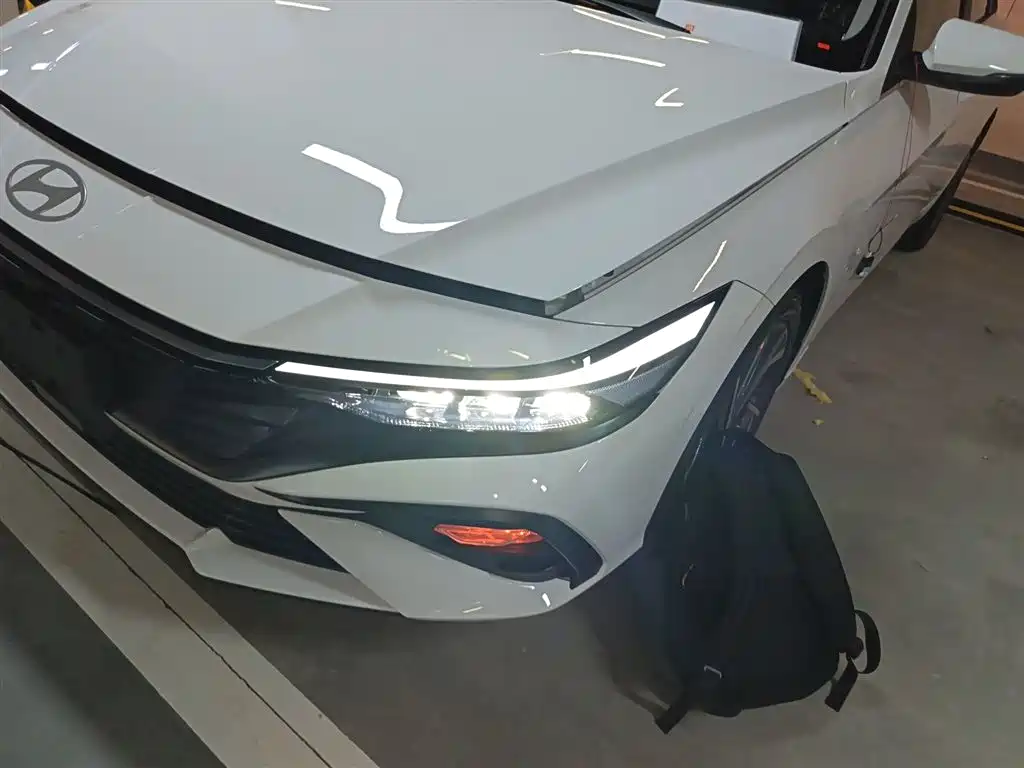 Elantra 1.5 L CVT GLX Elite