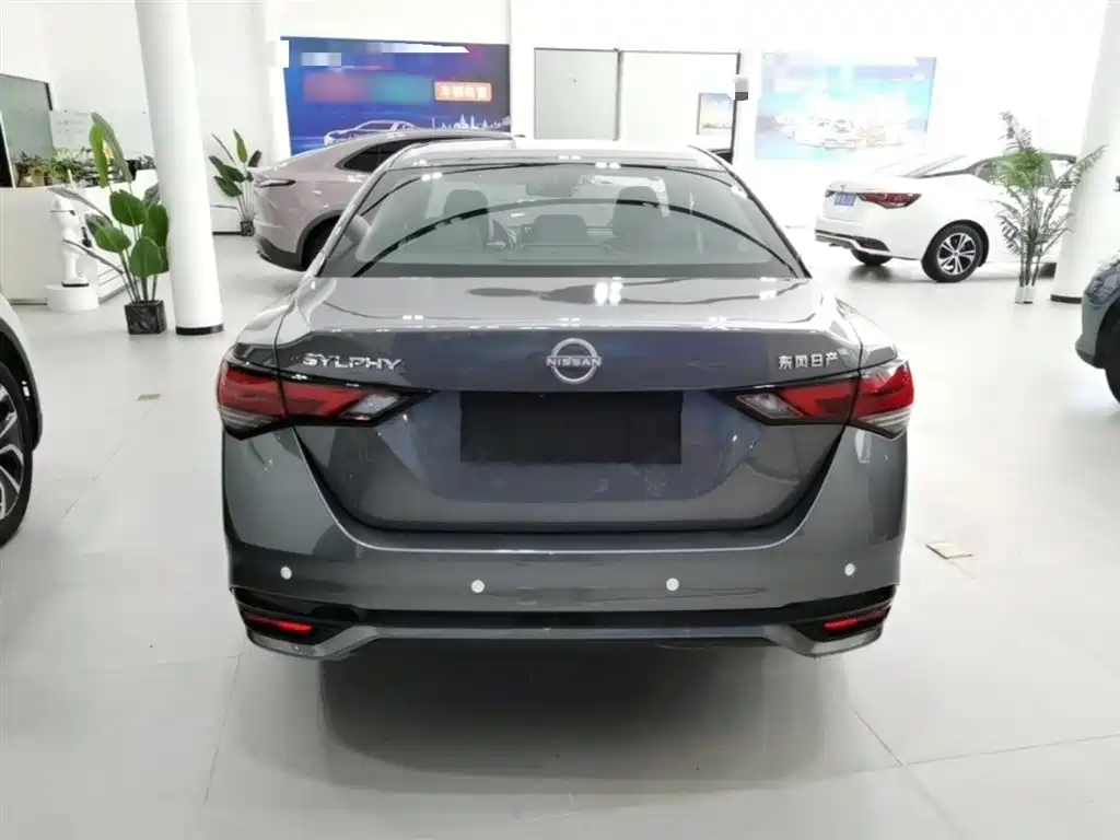 Sylphy 1.6 L CVT Joy