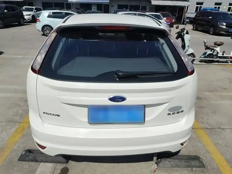 Ford Focus Hatchback Classic 1.8 L Auto Basic