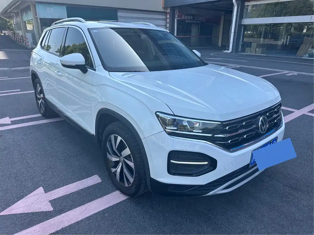 Tayron 330 TSI 2 WD Luxury CN-VI