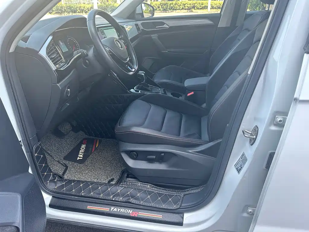 Tayron 330 TSI 2 WD Luxury CN-VI
