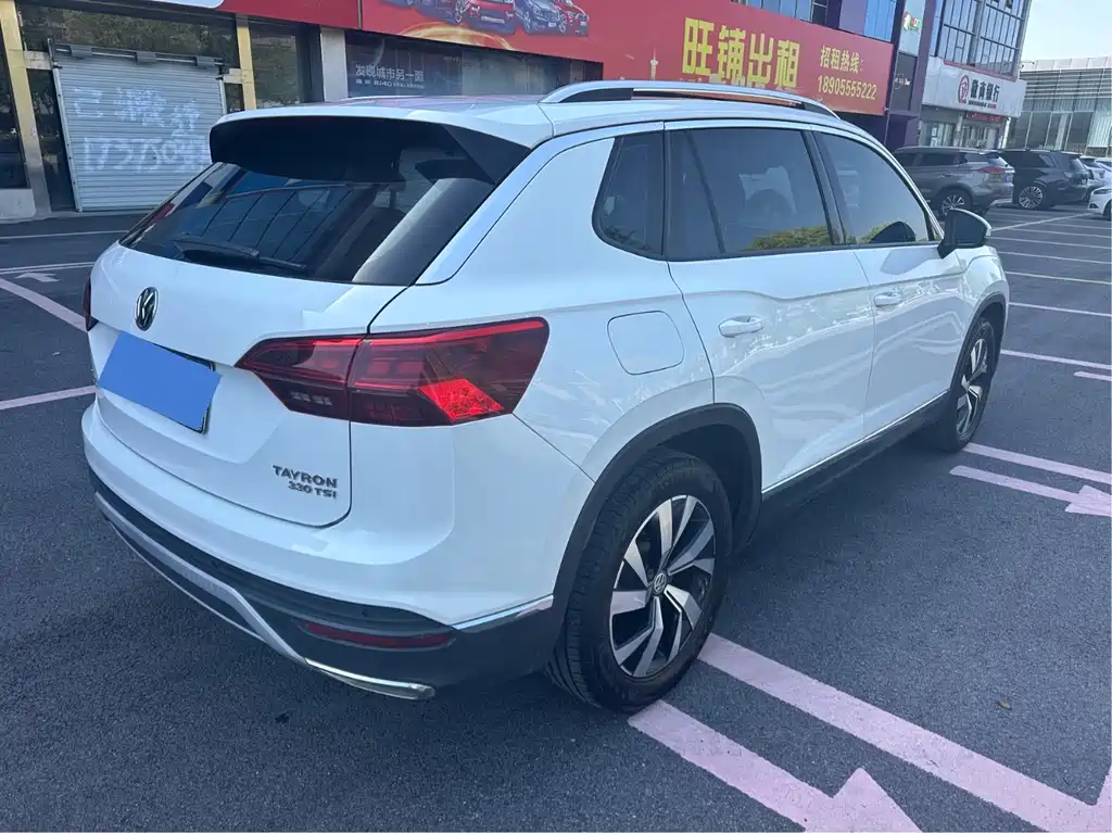 Tayron 330 TSI 2 WD Luxury CN-VI