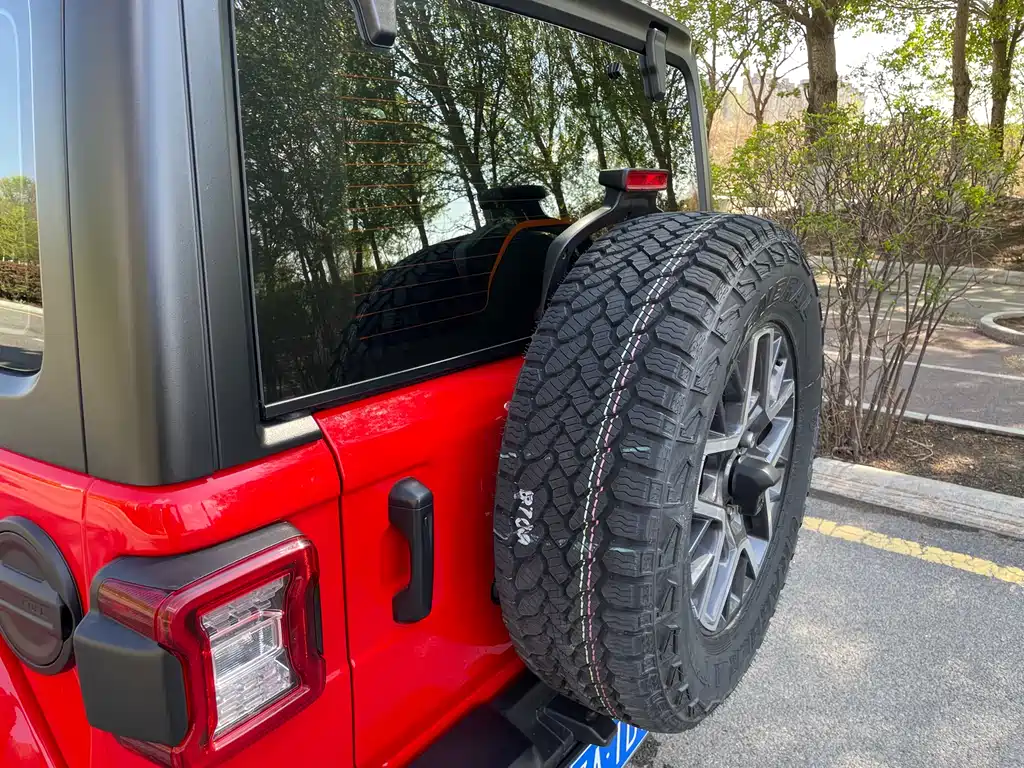 Wrangler 2.0 T Sahara 4-door