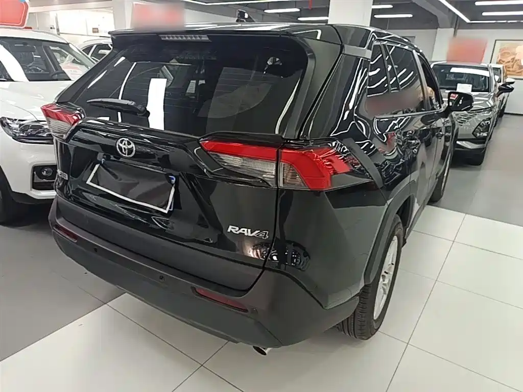 RAV4 2.0 L CVT 2 WD Urban