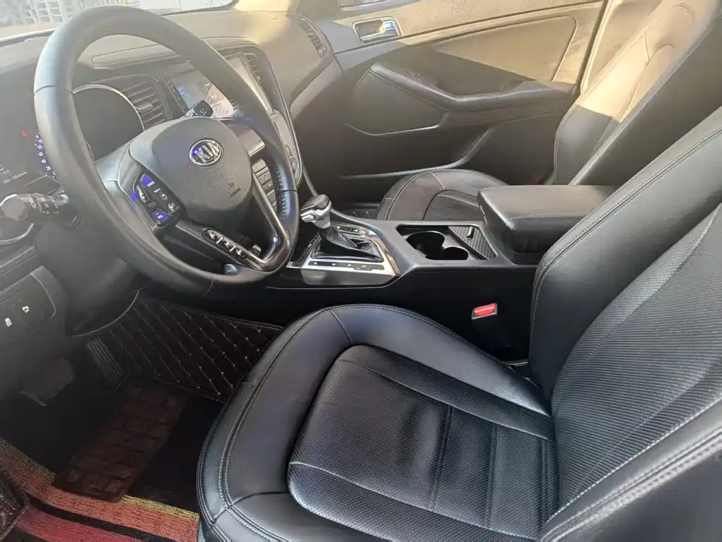 Kia K5 2.0 L Auto DLX
