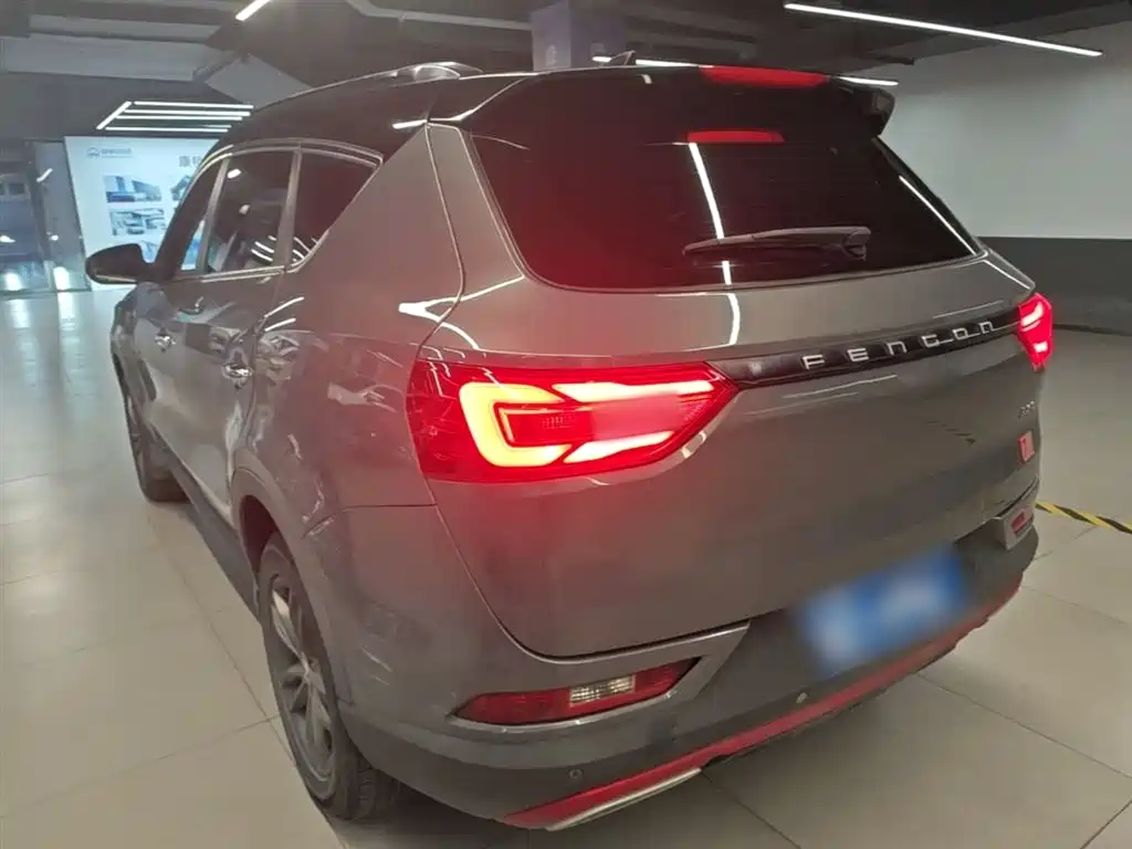 Fengguang 580 ☆ Star 1.5 T Auto Luxury