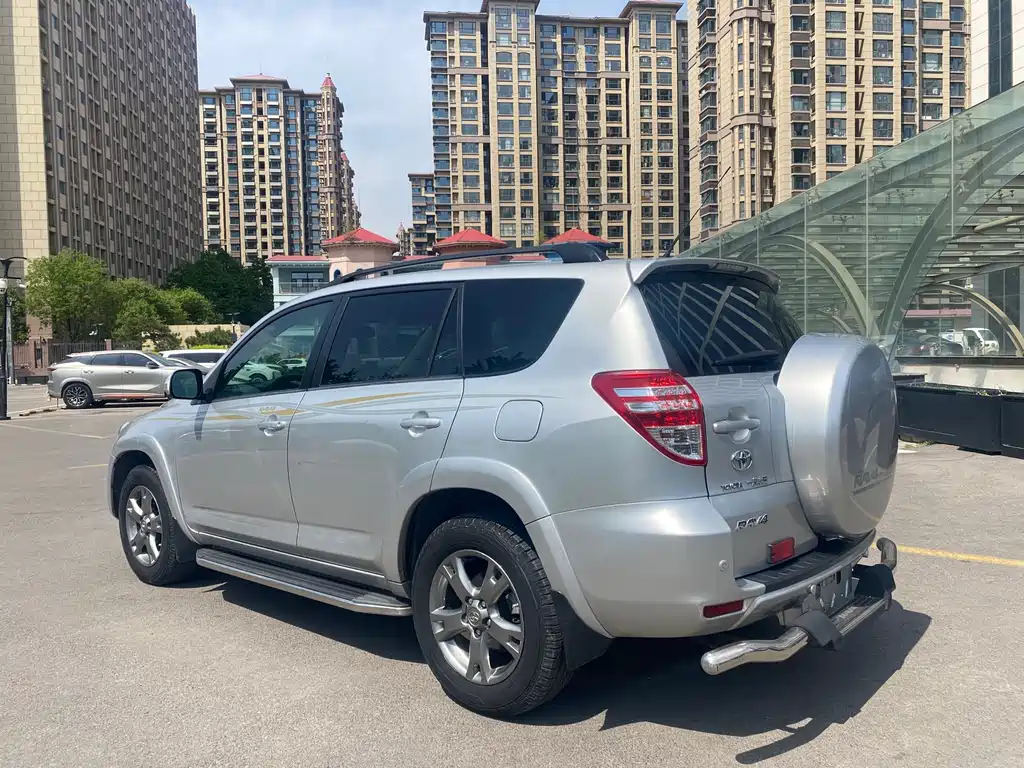 RAV4 Special Enjoyment 2.0 L Auto Classic