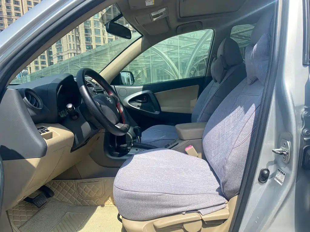 RAV4 Special Enjoyment 2.0 L Auto Classic