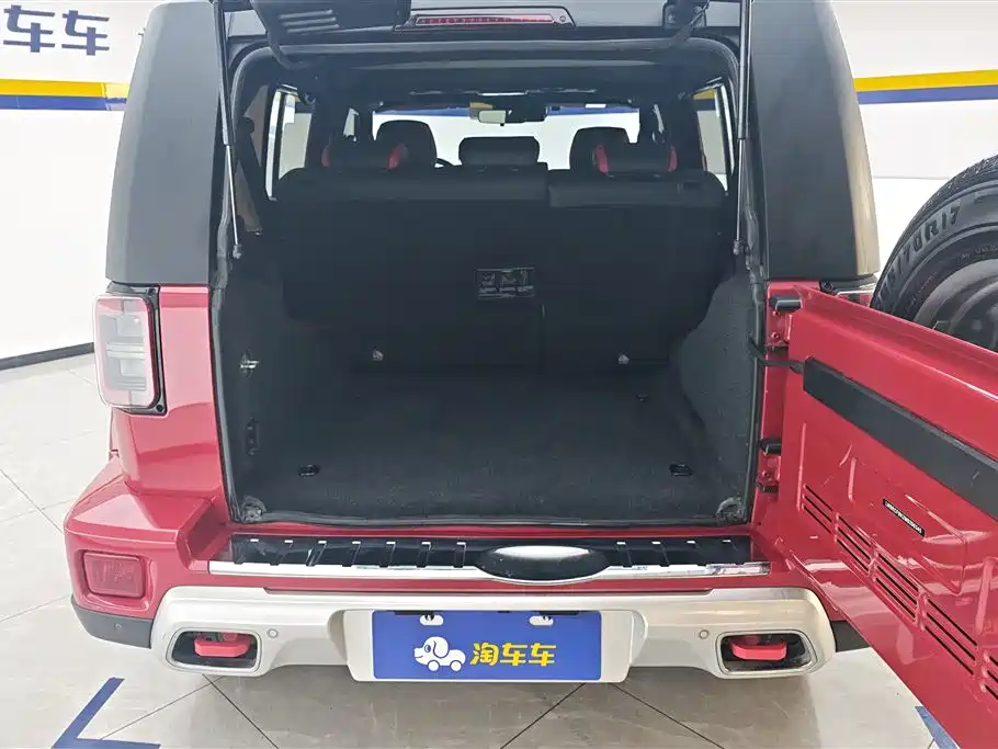 BAIC BJ40 2.0 T Auto 4 WD City Hunter Swordsman