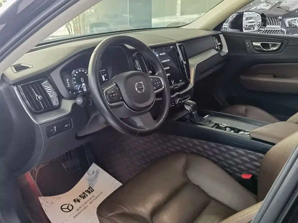 Volvo XC60 T5 4 WD Smart Ease Luxury