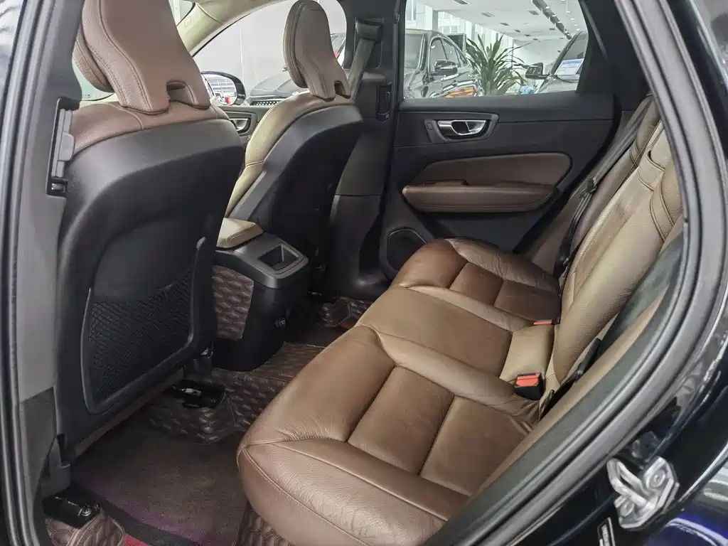 Volvo XC60 T5 4 WD Smart Ease Luxury