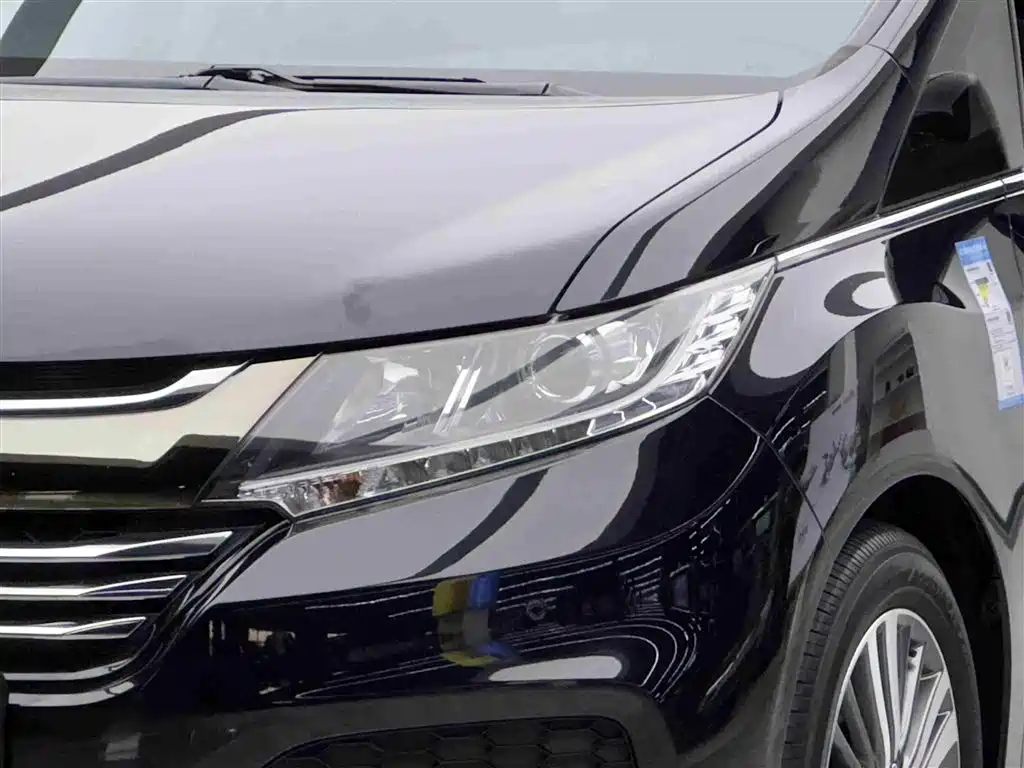 Odyssey 2.4 L Luxury