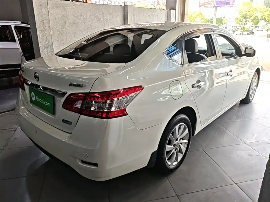 Sylphy 1.6 XV CVT Premium