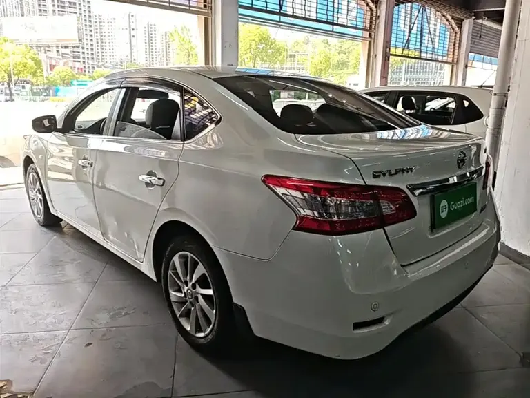 Nissan Sylphy 1.6 XV CVT Premium