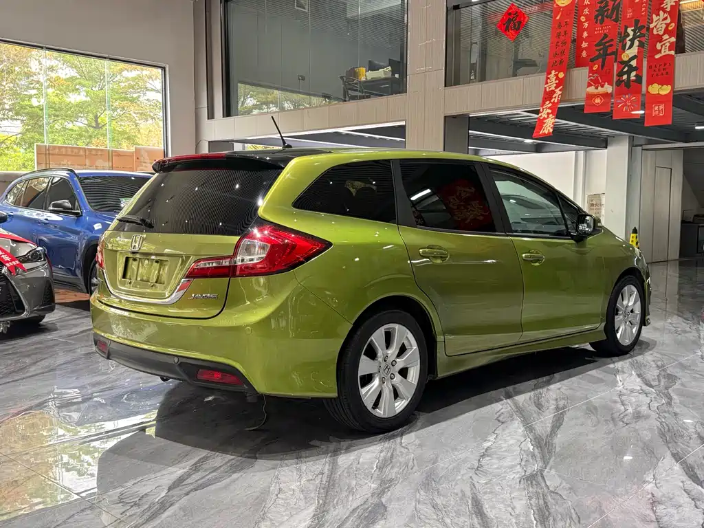 Jade 1.8 L Auto Comfort Elite 5-seat