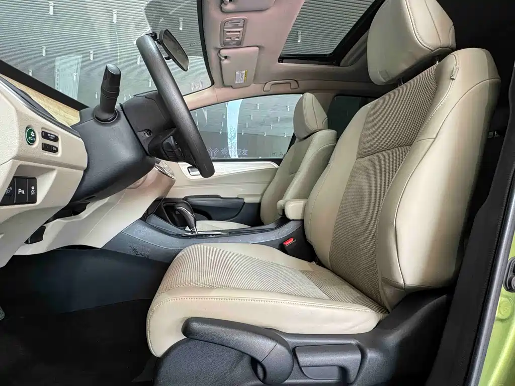 Jade 1.8 L Auto Comfort Elite 5-seat