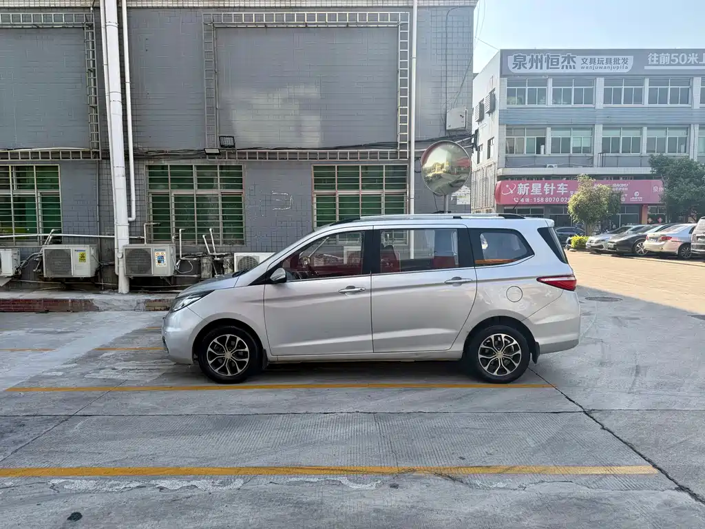 Changan Oshan A600 1.5 L Manual Luxury 7-seat