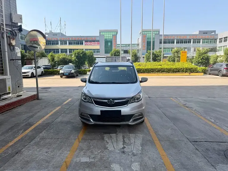 Changan Oshan A600 1.5 L Manual Luxury 7-seat