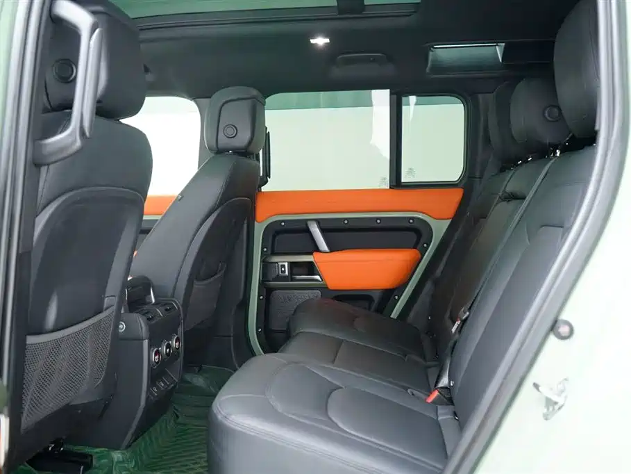Land Rover Defender 110 3.0 T P400 75 Anniversary Legend