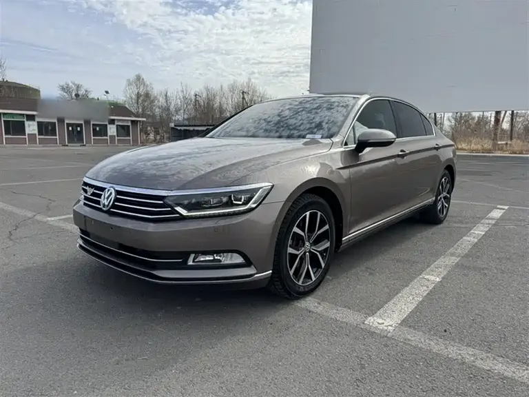 Volkswagen Magotan 330 TSI DSG Distinguished