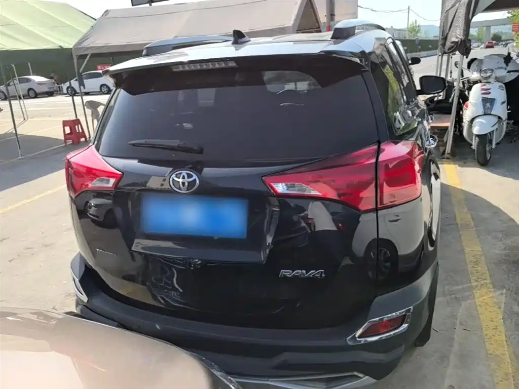RAV4 2.0 L CVT 2 WD Style