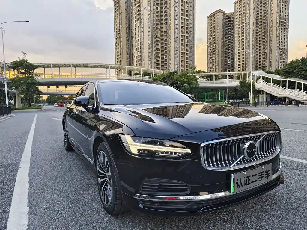 Volvo S90 PHEV T8 PHEV 4 WD Long Range Smart Ease Luxury