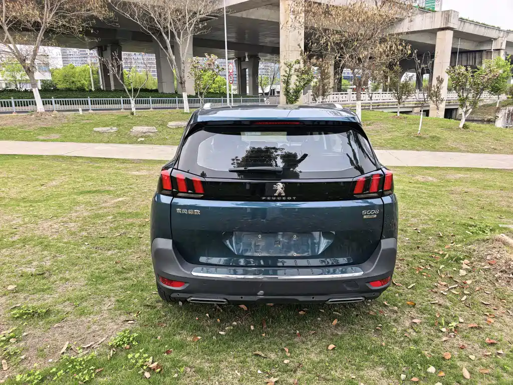 Peugeot 5008 350 THP 7-seat Elite
