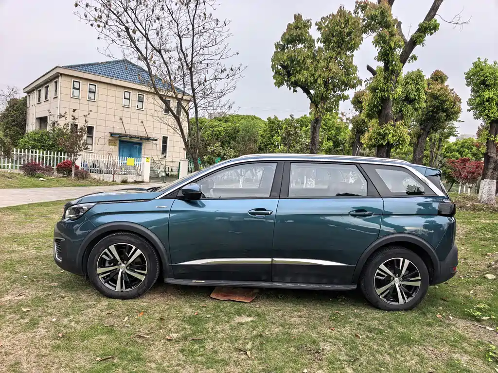 Peugeot 5008 350 THP 7-seat Elite