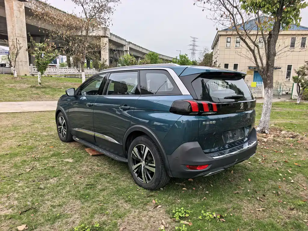 Peugeot 5008 350 THP 7-seat Elite