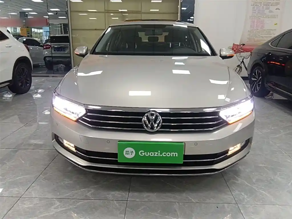 Magotan 330 TSI DSG Leading CN-VI