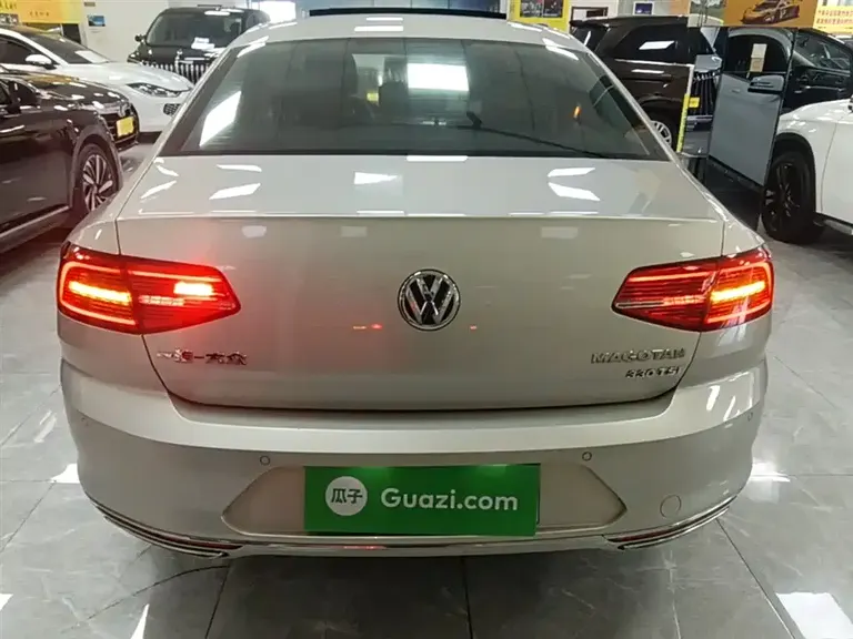 Volkswagen Magotan 330 TSI DSG Leading CN-VI