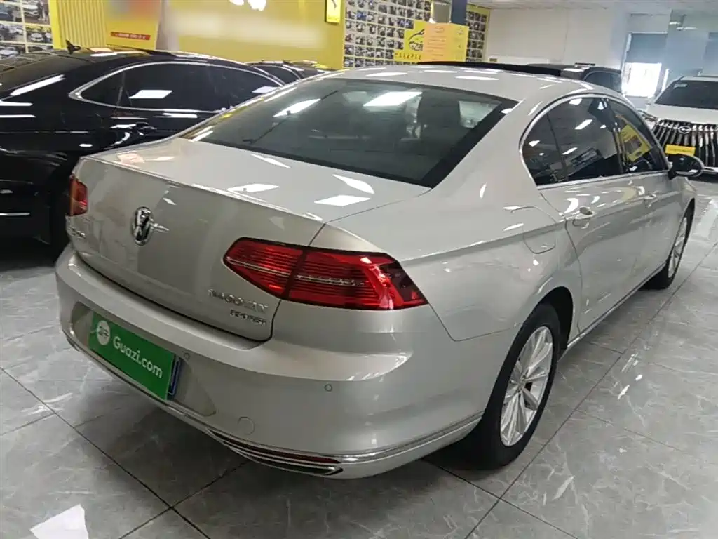 Magotan 330 TSI DSG Leading CN-VI