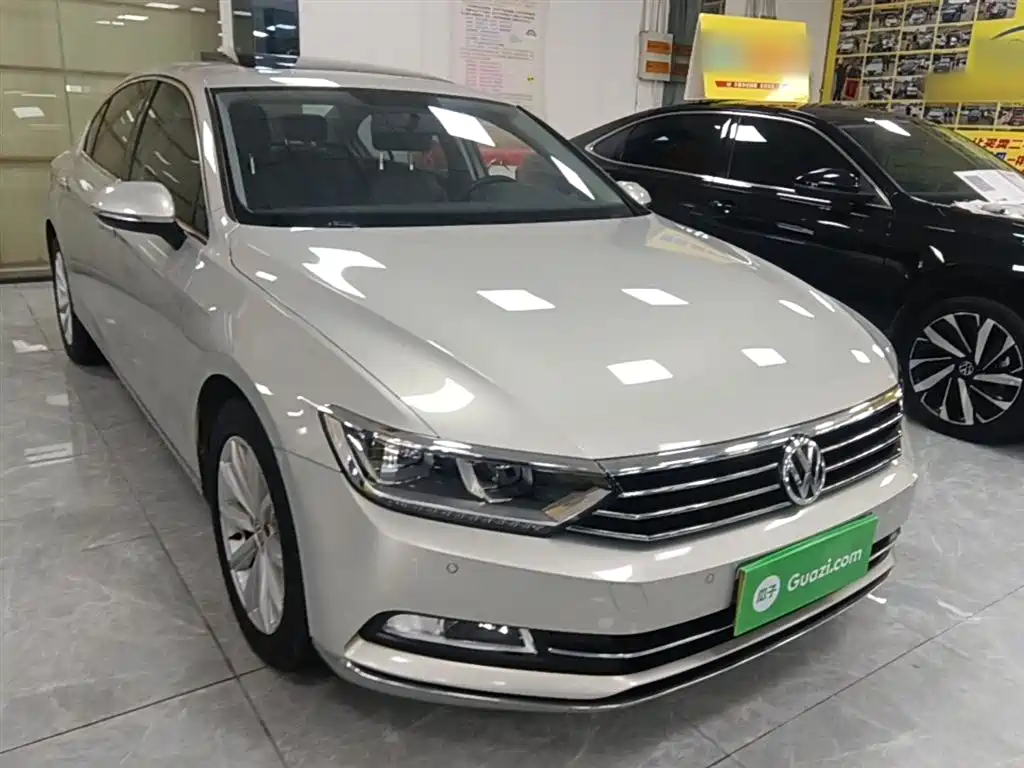 Magotan 330 TSI DSG Leading CN-VI