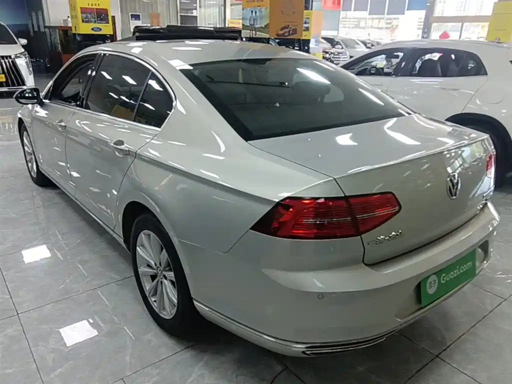 Magotan 330 TSI DSG Leading CN-VI
