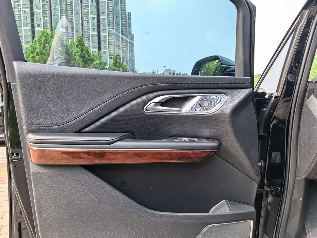 Hongqi HQ9 2.0 T Connected Flagship Enjoyment