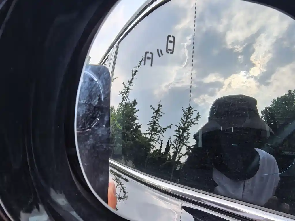 Hongqi HQ9 2.0 T Connected Flagship Enjoyment