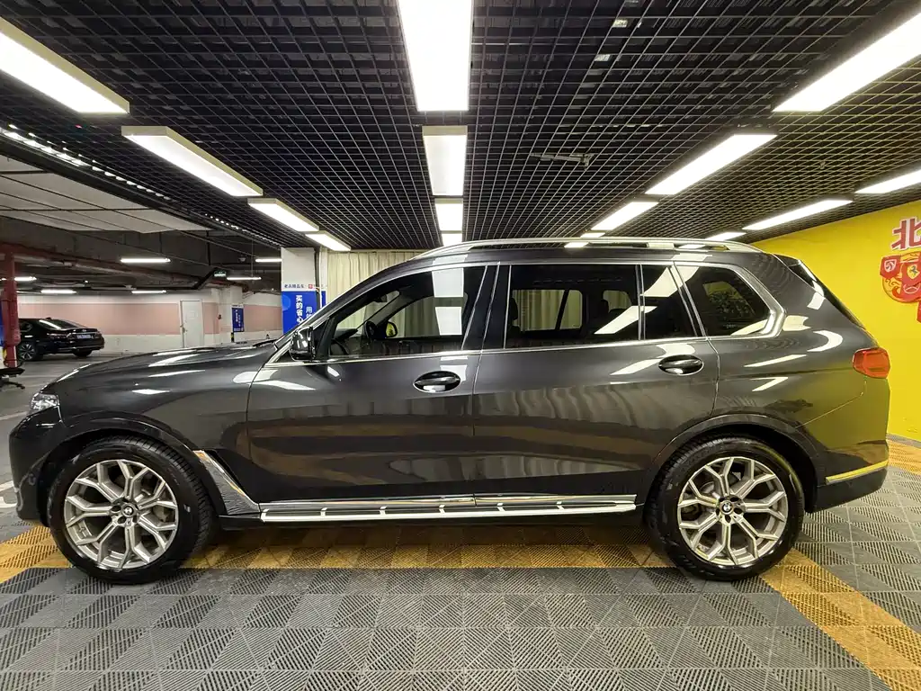 BMW X7 xDrive40 i Leading Luxury Package
