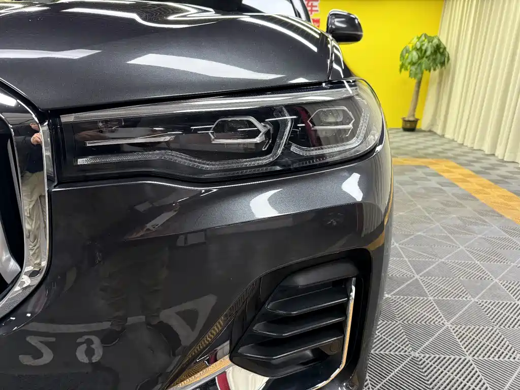 BMW X7 xDrive40 i Leading Luxury Package