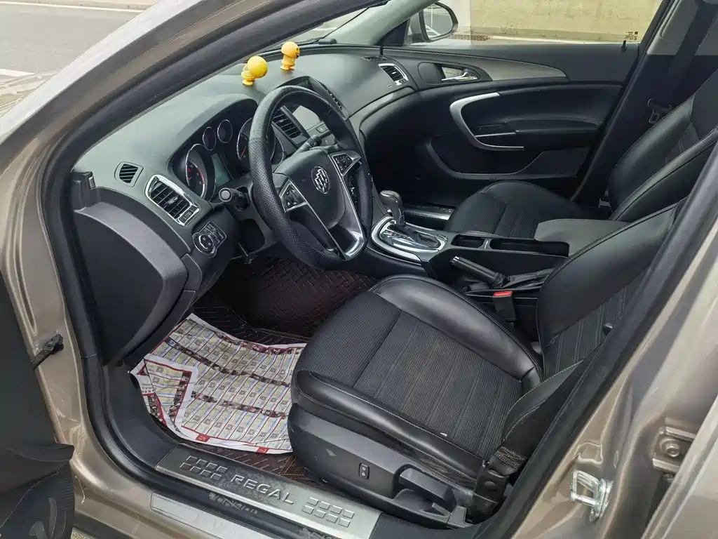 Regal 1.6 T Auto Elite Sport