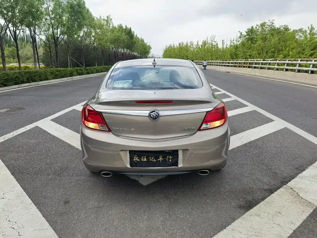 Regal 1.6 T Auto Elite Sport