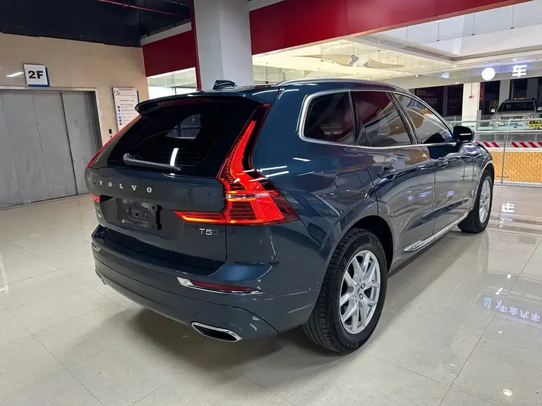 Volvo XC60 T5 4 WD Smart Ease Luxury